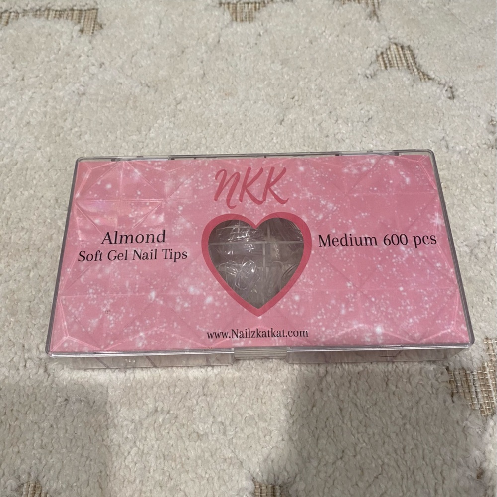 Nailz Kat Kat Medium Almond Gelly Tips